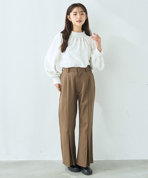 mil（ミル）の「フリルカラー ボリュームスリーブ ブラウス【586122】（シャツ/ブラウス・レディース・グレイッシュベージュ/ブラック/オフホワイト・XS/S）」の4枚目の写真