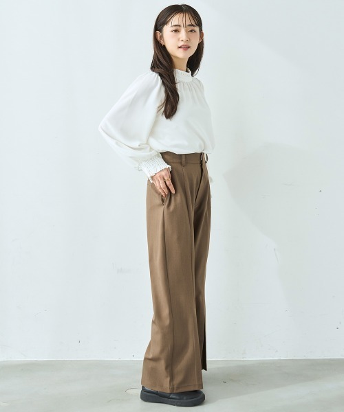 mil（ミル）の「フリルカラー ボリュームスリーブ ブラウス【586122】（シャツ/ブラウス・レディース・グレイッシュベージュ/ブラック/オフホワイト・XS/S）」の5枚目の写真