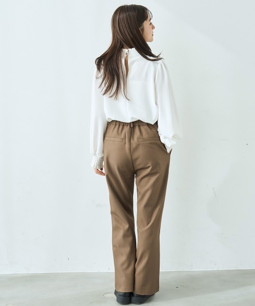 mil（ミル）の「フリルカラー ボリュームスリーブ ブラウス【586122】（シャツ/ブラウス・レディース・グレイッシュベージュ/ブラック/オフホワイト・XS/S）」の6枚目の写真