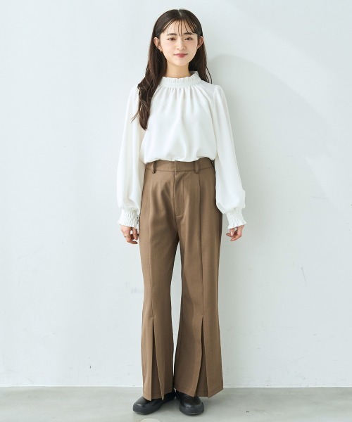 mil（ミル）の「フリルカラー ボリュームスリーブ ブラウス【586122】（シャツ/ブラウス・レディース・グレイッシュベージュ/ブラック/オフホワイト・XS/S）」の9枚目の写真