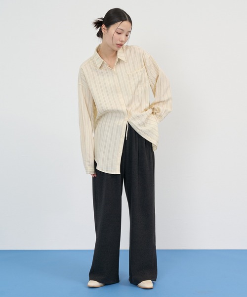 NUJOH（ヌゾ）の「Soft Line Oversized Shirt / ソフトラインオーバーサイズシャツ（シャツ/ブラウス・レディース・ホワイト/グリーン/イエロー/ブルー・FREE）」の4枚目の写真