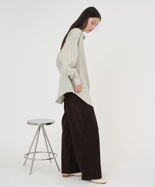 NUJOH（ヌゾ）の「Soft Line Oversized Shirt / ソフトラインオーバーサイズシャツ（シャツ/ブラウス・レディース・ホワイト/グリーン/イエロー/ブルー・FREE）」の10枚目の写真