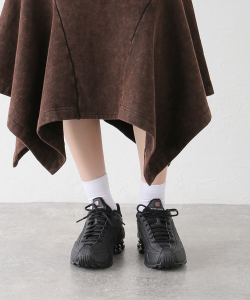 NIKE（ナイキ）の「NIKE / ナイキ W SHOX R4（スニーカー・レディース・ブラック・25cm/24cm/23cm）」の4枚目の写真