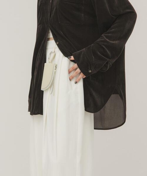 KBF（ケイビーエフ）の「レザーポーチチャーム（キーホルダー・レディース・ブラック/アイボリー・ONE）」の12枚目の写真