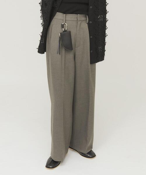 KBF（ケイビーエフ）の「レザーポーチチャーム（キーホルダー・レディース・ブラック/アイボリー・ONE）」の21枚目の写真