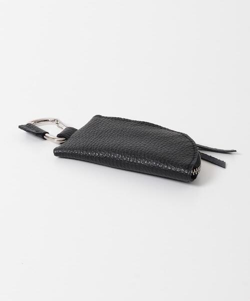 KBF（ケイビーエフ）の「レザーポーチチャーム（キーホルダー・レディース・ブラック/アイボリー・ONE）」の16枚目の写真
