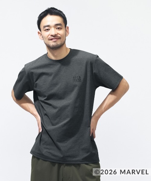 MARVEL(マーベル)の「マーベル MARVEL UVカットドライグラフィックTシャツ アベンジャーズ(Tシャツ/カットソー・メンズ・チャコールグレー/ブラック・LL/L/M/3L/S)」の1枚目の写真