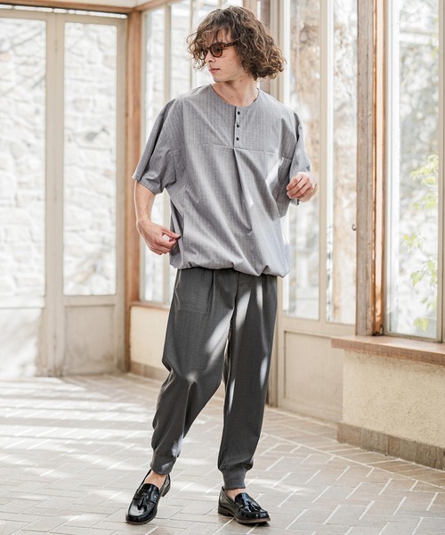 CAMBIO（カンビオ）の「mt10261-Classic Pinstripe Hem Shirring Short Sleeve Pullover プルオーバー(S67726cmb)（Tシャツ/カットソー・メンズ・ブラック/チャコールグレー/ミックスグレー/グレイッシュベージュ・S/M/L）」の8枚目の写真