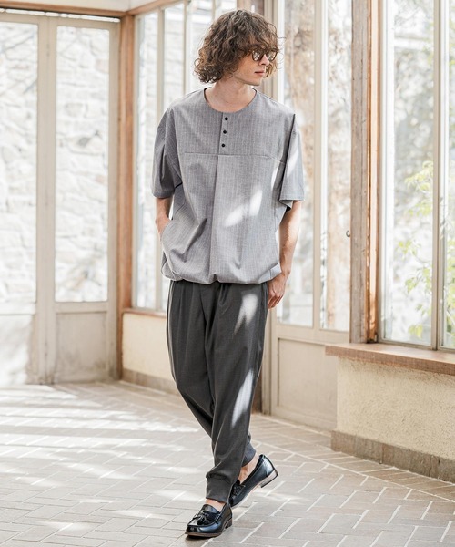 CAMBIO（カンビオ）の「mt10261-Classic Pinstripe Hem Shirring Short Sleeve Pullover プルオーバー(S67726cmb)（Tシャツ/カットソー・メンズ・ブラック/チャコールグレー/ミックスグレー/グレイッシュベージュ・S/M/L）」の9枚目の写真