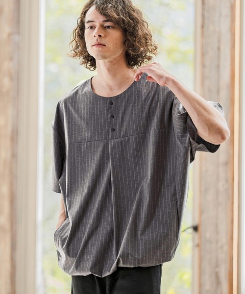 CAMBIO（カンビオ）の「mt10261-Classic Pinstripe Hem Shirring Short Sleeve Pullover プルオーバー(S67726cmb)（Tシャツ/カットソー・メンズ・ブラック/チャコールグレー/ミックスグレー/グレイッシュベージュ・S/M/L）」の10枚目の写真