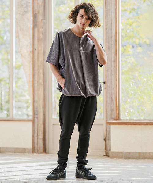 CAMBIO（カンビオ）の「mt10261-Classic Pinstripe Hem Shirring Short Sleeve Pullover プルオーバー(S67726cmb)（Tシャツ/カットソー・メンズ・ブラック/チャコールグレー/ミックスグレー/グレイッシュベージュ・S/M/L）」の13枚目の写真