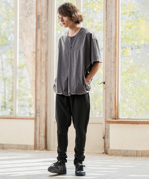 CAMBIO（カンビオ）の「mt10261-Classic Pinstripe Hem Shirring Short Sleeve Pullover プルオーバー(S67726cmb)（Tシャツ/カットソー・メンズ・ブラック/チャコールグレー/ミックスグレー/グレイッシュベージュ・S/M/L）」の14枚目の写真