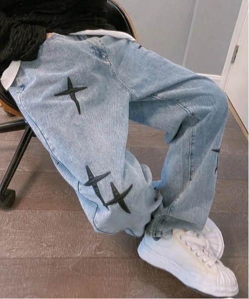 COMON＋（コモンプラス）の「クロスモチーフ ワイドシルエット ルーズフィットデニムパンツ（デニムパンツ・メンズ・ライトインディゴブルー・XXL/XL/L）」の8枚目の写真