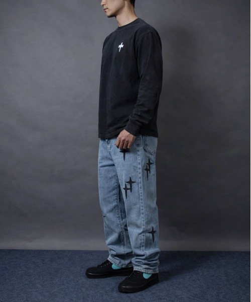 COMON＋（コモンプラス）の「クロスモチーフ ワイドシルエット ルーズフィットデニムパンツ（デニムパンツ・メンズ・ライトインディゴブルー・XXL/XL/L）」の12枚目の写真