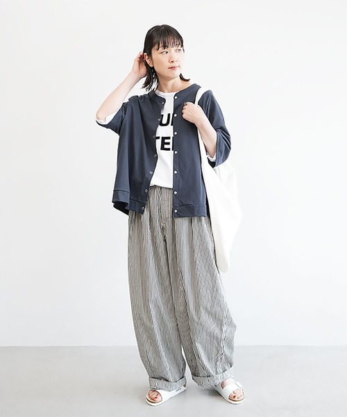 SOLAMONAT(ソラモナ)の「サラリト天竺 ドルマンカーディガン(カーディガン/ボレロ・レディース・チャコールグレー/ブルー/ホワイト/グリーン/ネイビー/ブラック/サックスブルー/レッド・FREE)」の6枚目の写真