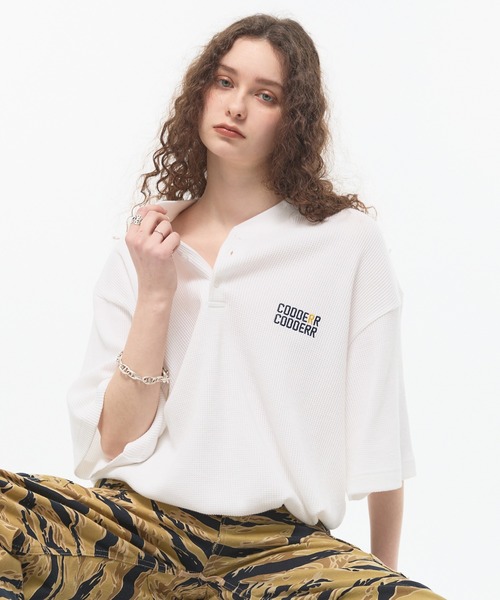CODDERR(コーダー)の「【CODDERR】ロゴ刺繍 ドローコード ヘンリーネック ワッフル半袖Tシャツ(Tシャツ/カットソー・メンズ・ブラウン/ネイビー/カモフラージュ/ブラック/グレー/オフホワイト/レッド・L/M)」の14枚目の写真
