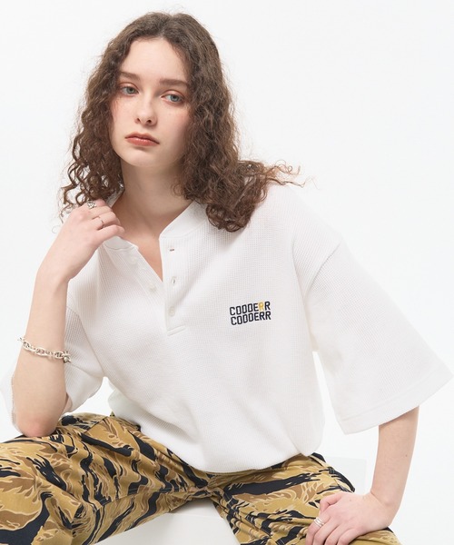 CODDERR(コーダー)の「【CODDERR】ロゴ刺繍 ドローコード ヘンリーネック ワッフル半袖Tシャツ(Tシャツ/カットソー・メンズ・ブラウン/ネイビー/カモフラージュ/ブラック/グレー/オフホワイト/レッド・L/M)」の20枚目の写真