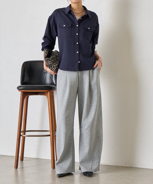 Jena espace merveilleux(ジェナ エスパスメルヴェイユ)の「袖口シャーリングWポケットシャツ(シャツ/ブラウス・レディース・アイボリー/ネイビー/パープル・FREE)」の11枚目の写真