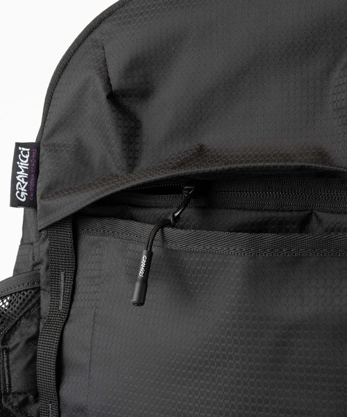 Gramicci（グラミチ）の「DAY PACK 25L（バックパック/リュック・メンズ・ブラック/オリーブ・F）」の9枚目の写真