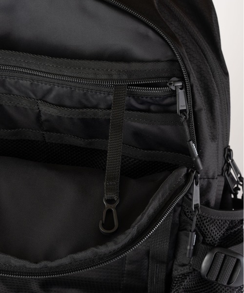 Gramicci（グラミチ）の「DAY PACK 25L（バックパック/リュック・メンズ・ブラック/オリーブ・F）」の3枚目の写真