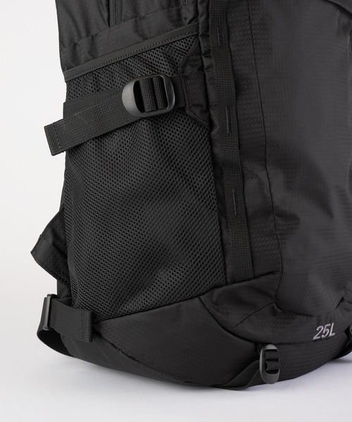 Gramicci（グラミチ）の「DAY PACK 25L（バックパック/リュック・メンズ・ブラック/オリーブ・F）」の7枚目の写真
