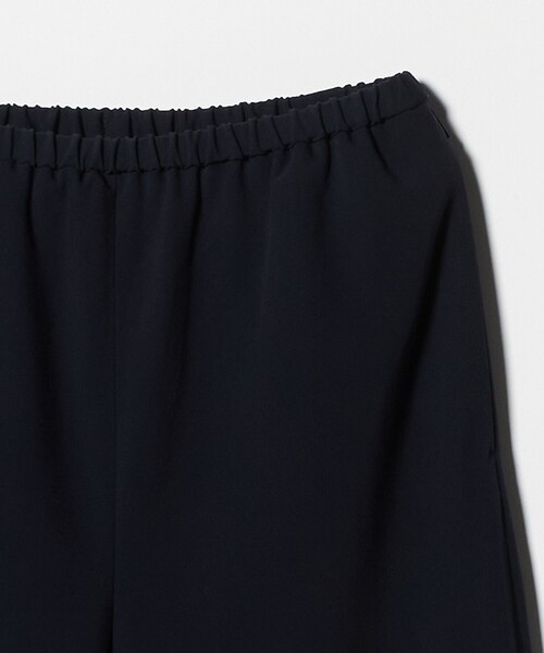 UNITED ARROWS（ユナイテッドアローズ）の「Drapy バイアス イージー パンツ ‐ウォッシャブル‐（スラックス・レディース・ブラック/ネイビー・38/36/40）」の14枚目の写真