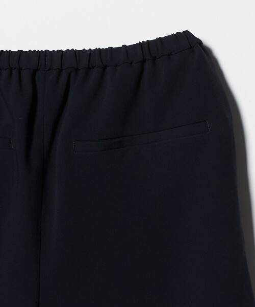 UNITED ARROWS（ユナイテッドアローズ）の「Drapy バイアス イージー パンツ ‐ウォッシャブル‐（スラックス・レディース・ブラック/ネイビー・38/36/40）」の16枚目の写真