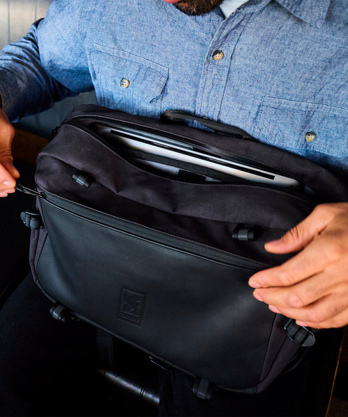 CHROME / クローム ］KADET MAX SLING BAG BCVL_BLACK CANVAS LEATHER