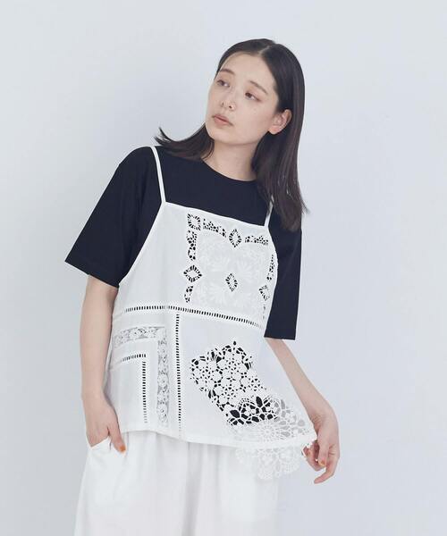 ADIEU TRISTESSE(アデュートリステス)の「ポプリン刺繍キャミソール(キャミソール・レディース・オフホワイト/ブルーグレー/ブラック・38)」の2枚目の写真