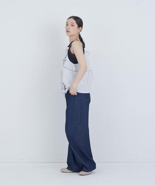 ADIEU TRISTESSE(アデュートリステス)の「ポプリン刺繍キャミソール(キャミソール・レディース・オフホワイト/ブルーグレー/ブラック・38)」の6枚目の写真