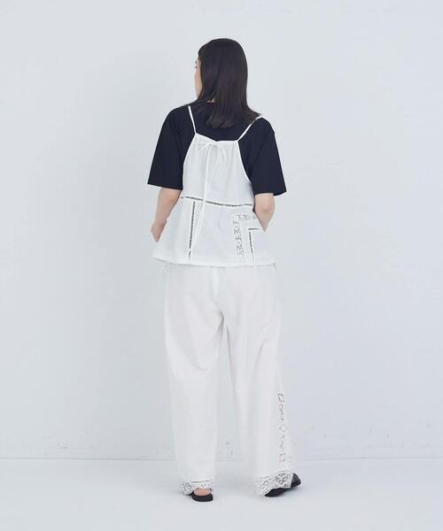 ADIEU TRISTESSE(アデュートリステス)の「ポプリン刺繍キャミソール(キャミソール・レディース・オフホワイト/ブルーグレー/ブラック・38)」の19枚目の写真