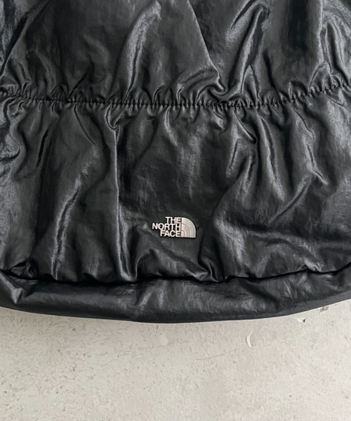 THE NORTH FACE(ザノースフェイス)の「【国内未発売】THE NORTH FACE(ザ・ノースフェイス)/軽量 大容量 シャーリング リボン ホーボーバッグ ショルダーバッグ/BONNEY SR CROSS BAG(ショルダーバッグ・レディース・ライトグレー/ブラック・FREE)」の6枚目の写真