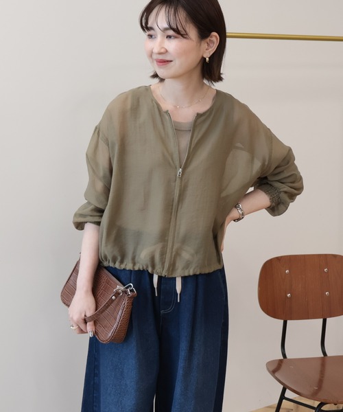 AMERICAN HOLIC（アメリカンホリック）の「【WEB限定】ノーカラーシアーZIPブルゾン（ノーカラージャケット・レディース・オリーブ/ブラック・L/M）」の2枚目の写真