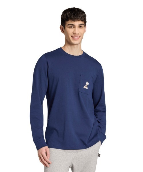adidas（アディダス）の「アディダス adidas コーヒー カフェ ポア 長袖 ポケット グラフィック Tシャツ（Tシャツ/カットソー・メンズ・ベージュ/ネイビー・S/M/L/LL/3L）」の2枚目の写真