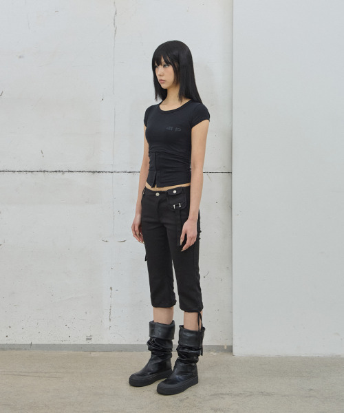 41PRAY(サイルプレイ)の「Hooked Cutout Short Sleeve Top / Black(Tシャツ/カットソー・レディース・ブラック・OS)」の6枚目の写真