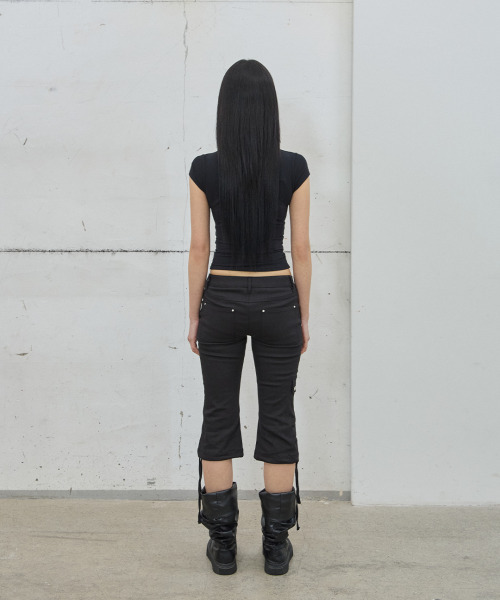 41PRAY(サイルプレイ)の「Hooked Cutout Short Sleeve Top / Black(Tシャツ/カットソー・レディース・ブラック・OS)」の2枚目の写真