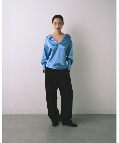 kiehtova(キエトヴァ)の「【kiehtova】EFFORTLESS V-NECK SHIRT/エフォートレスブイネックシャツ(シャツ/ブラウス・レディース・サックスブルー/ホワイト・FREE)」の3枚目の写真