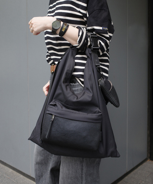 story.（ストーリー）の「Story./ストーリー CP TRIANGLE TOTE（ショルダーバッグ・レディース・ブラック・FREE）」の2枚目の写真