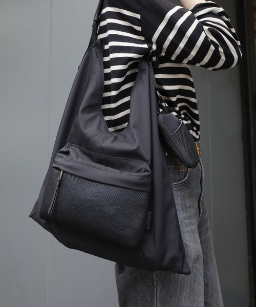 story.（ストーリー）の「Story./ストーリー CP TRIANGLE TOTE（ショルダーバッグ・レディース・ブラック・FREE）」の4枚目の写真
