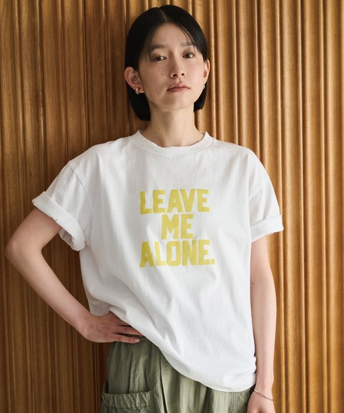 kha:ki（カーキ）の「「KHA:KI / カーキ」BOX TEE -LEAVE ME ALONE-（Tシャツ/カットソー・レディース・ホワイト/ブラック/ブルー・1）」の2枚目の写真