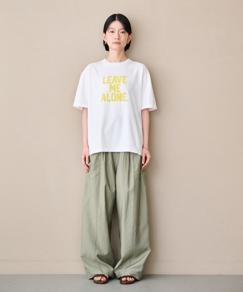 kha:ki（カーキ）の「「KHA:KI / カーキ」BOX TEE -LEAVE ME ALONE-（Tシャツ/カットソー・レディース・ホワイト/ブラック/ブルー・1）」の4枚目の写真