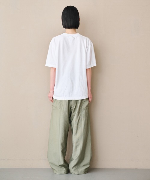 kha:ki（カーキ）の「「KHA:KI / カーキ」BOX TEE -LEAVE ME ALONE-（Tシャツ/カットソー・レディース・ホワイト/ブラック/ブルー・1）」の6枚目の写真