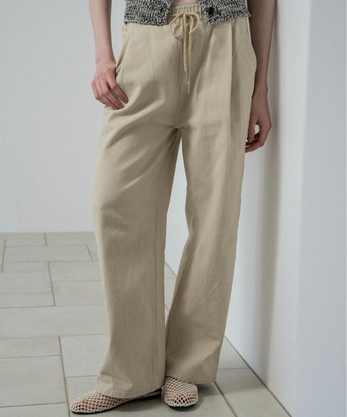lawgy(ラウジー)の「cotton twill drawstring straight pants / コットンツイルドローストリングストレートパンツ(その他パンツ・レディース・ライトベージュ/ブラウン/ブラック・FREE)」の1枚目の写真