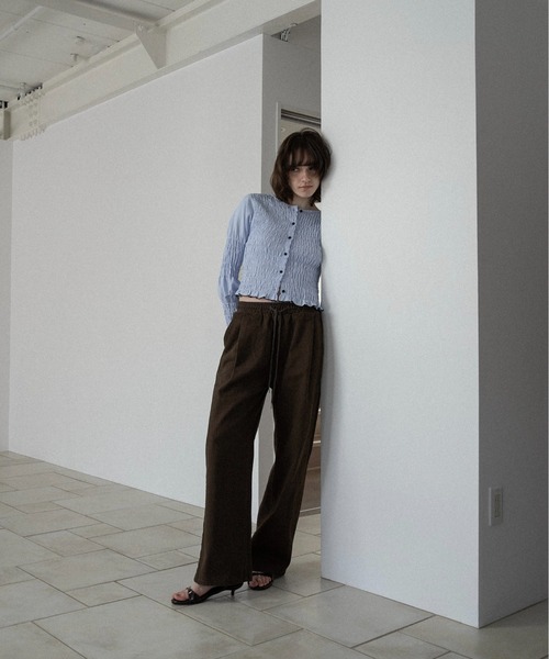 lawgy(ラウジー)の「cotton twill drawstring straight pants / コットンツイルドローストリングストレートパンツ(その他パンツ・レディース・ライトベージュ/ブラウン/ブラック・FREE)」の4枚目の写真