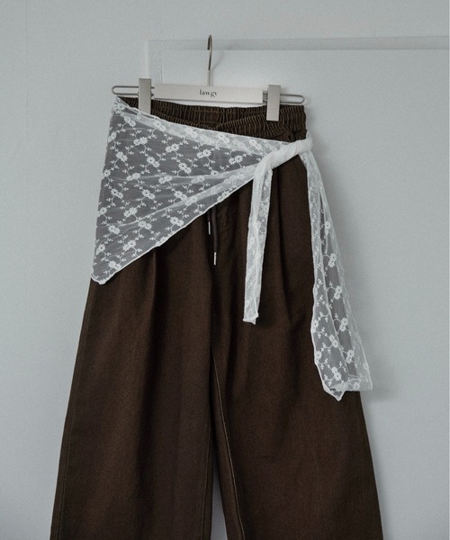 lawgy(ラウジー)の「cotton twill drawstring straight pants / コットンツイルドローストリングストレートパンツ(その他パンツ・レディース・ライトベージュ/ブラウン/ブラック・FREE)」の6枚目の写真