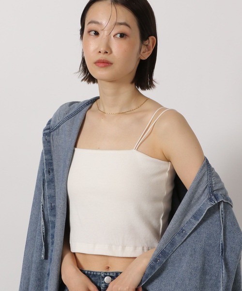 LAKOLE（ラコレ）の「クロップドカップ付きキャミ / 659991（キャミソール・レディース・ブラウン/グレー/オフホワイト/ブラック・MEDIUM/LARGE）」の2枚目の写真