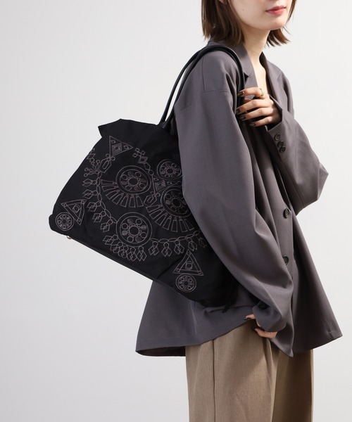 FUNALIVE(ファンアライブ)の「刺繍シボリトートBAG(トートバッグ・レディース・スモークピンク/ブラック/ベージュ・FREE)」の18枚目の写真