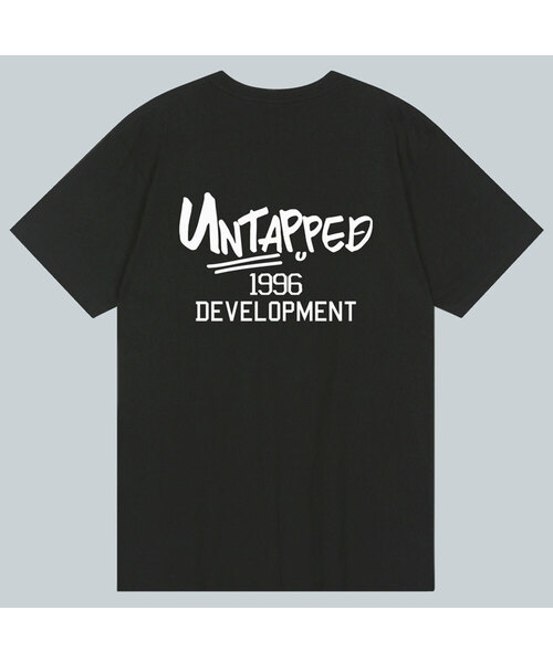 UNTAPPED STUDIO(アンタップドスタジオ)の「ディベロップメントシグネチャーピュアコットンビッグオーバーサイズ半袖Tシャツ2カラー(Tシャツ/カットソー・レディース・ブラック/ホワイト・S(90)/M(95)/L/XL)」の1枚目の写真