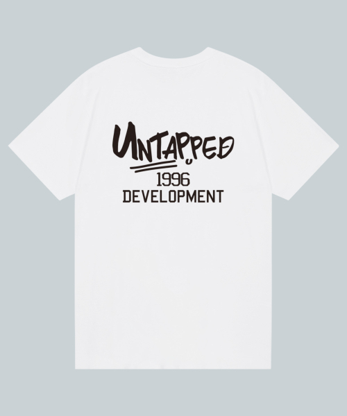 UNTAPPED STUDIO(アンタップドスタジオ)の「ディベロップメントシグネチャーピュアコットンビッグオーバーサイズ半袖Tシャツ2カラー(Tシャツ/カットソー・レディース・ブラック/ホワイト・S(90)/M(95)/L/XL)」の3枚目の写真