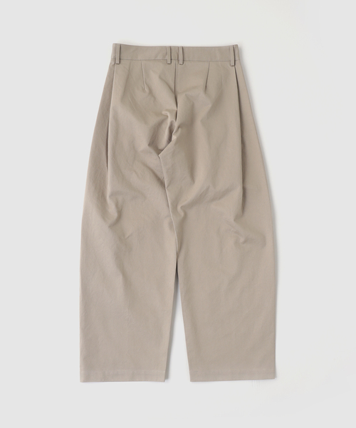 WISM（ウィズム）の「SEVENTH / セブンス BERMUDA CHINO PANT（チノパンツ・メンズ・キャメル・SMALL/MEDIUM）」の2枚目の写真